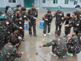 英国上市公司365物业举行“卓越执行•凝聚团队•出彩英国上市公司365”拓展训练