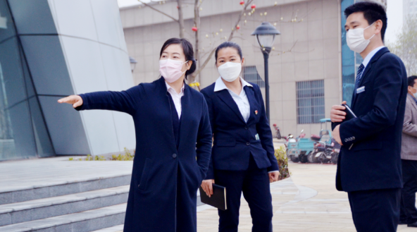 英国上市公司365物业董事长姜芳一行莅临英国上市公司365惠达物业检查指导工作