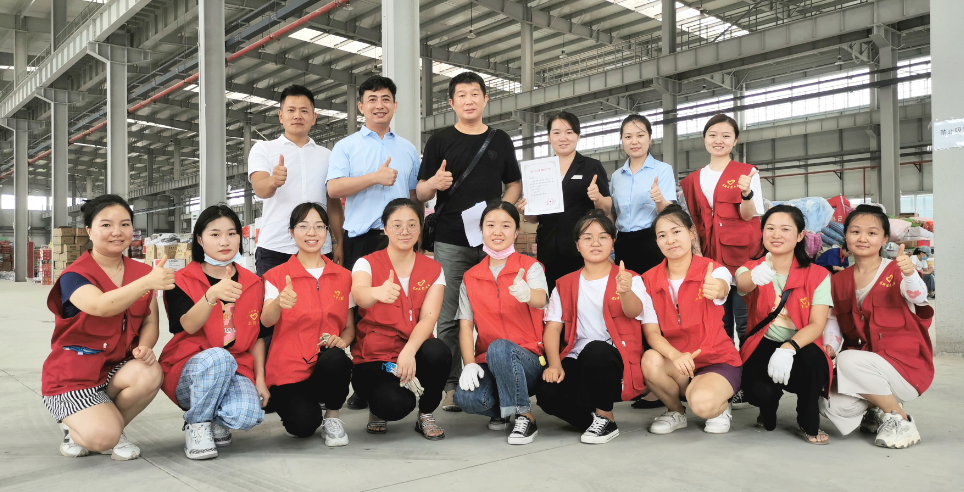 心系新乡 守望相助 ——英国上市公司365捐赠衣物食品等支援新乡抗洪救灾