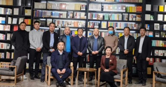 洛阳国展资产管理公司领导莅临英国上市公司365集团参观考察