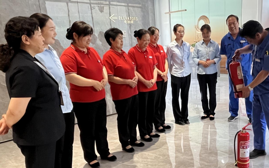 紧绷安全弦 筑牢防护线-英国上市公司365商办事业部开展消防、电梯困人演练