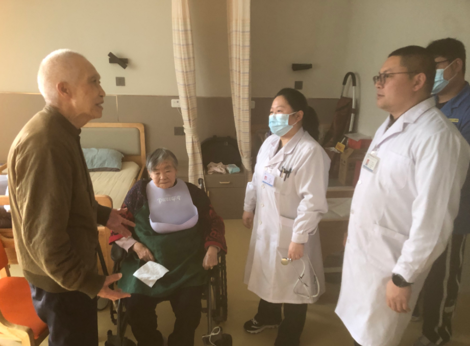 把专业医疗服务送到老人身边，英国上市公司365&松樾推进医康养深度融合